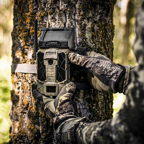 SPYPOINT Trail Cam Link Solar AT&T 12MP Low Glow Camo