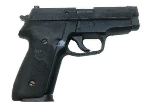 Sig P229 Pistol .40 S&W Good Condition 3 Magazines police Trade in.