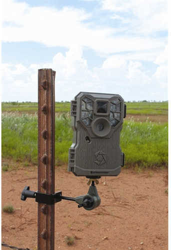 Walker's Game Ear / GSM Outdoors T-Post Trail Camera Holder Md: HMETPCH