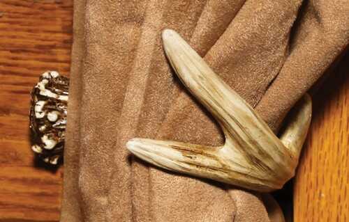 Click to see larger image. Rivers Edge Products Deer Antler Tieback Hooks 1 Pair Per Pack