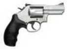 Revolver Smith & Wesson Model Plus 66 Combat Magnum 357 / 38 Special 2.75" Barrel Round Stainless Steel Finish