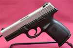Smith & Wesson Semi Auto Pistol 40 S&W 4" Barrel 10 Round Magazine Double Action Polymer Duo Tone SW40VE Used Like new.